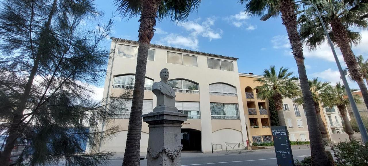 Grand T3 Lumineux Spacieux Propre, Tout Confort, Parking, Ascenseur, Emplacement Central Unique, Port-Commerces-Mer Et Plages A Pied, Location Du Samedi Au Samedi Sanary-sur-Mer Luaran gambar
