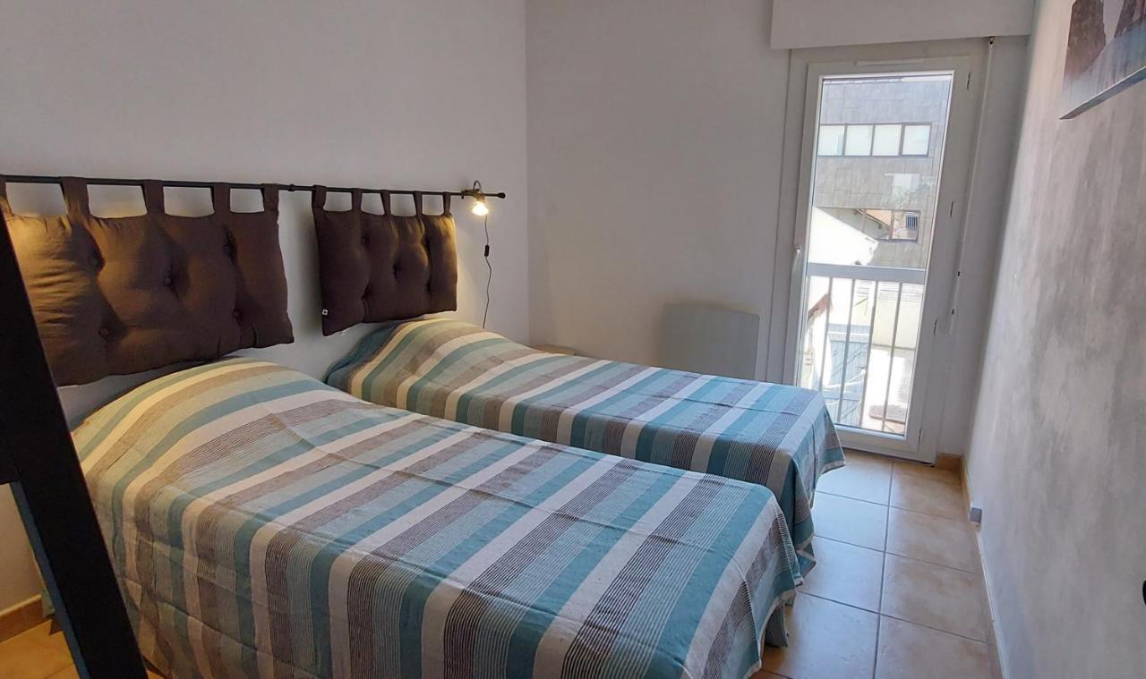 Grand T3 Lumineux Spacieux Propre, Tout Confort, Parking, Ascenseur, Emplacement Central Unique, Port-Commerces-Mer Et Plages A Pied, Location Du Samedi Au Samedi Sanary-sur-Mer Luaran gambar